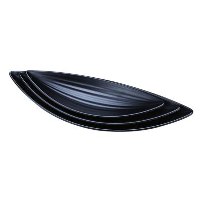 China New Design Black Sheet Boat Shape Melamine Japanese Restaurant Antipasto Sashimi Sushi Dish Dish 100% Viable for sale