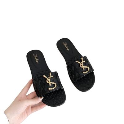 China 2022 Fashion Trend PVC Flat Bottom Net Red Women's Sandals And Slipper for sale