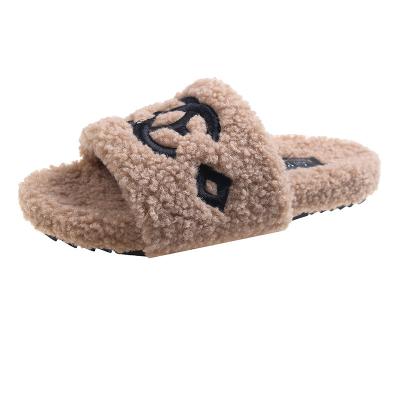 China Fashion Trend Comfortable Beige Lamb Rubber Plush Embroidered Ladies Luxury Indoor Soft Slipper for sale