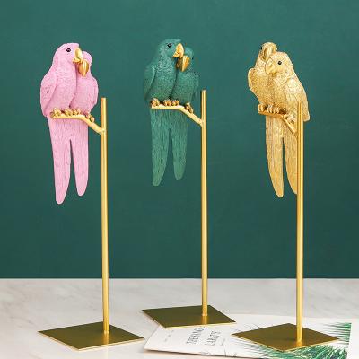 China Creative Europe European-style Couples Parrot Resin Ornaments Living Room TV Cabinet Living Room Resin Home Crafts for sale