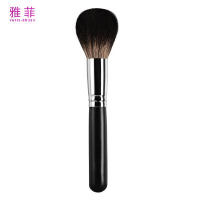 China Single Makeup Brush Powder Brush High Quality Animal Hair Makeup Tool Facial Brush for sale