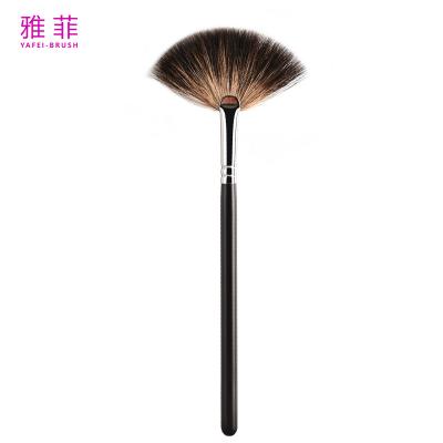 Cina A58 OEM spazzola di trucco a forma di ventola fissa Fine Raccoon Dog Hair Makeup Brush in vendita