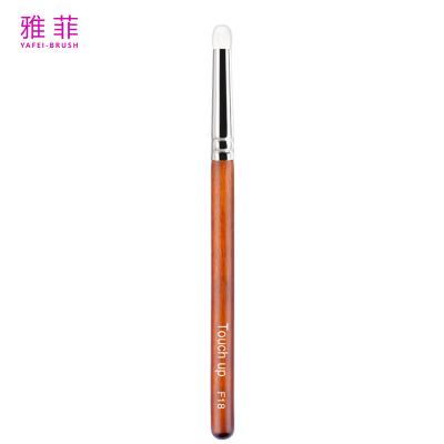 China F18 Single Eyeshadow Brush White Goat Hair Smudge Brush Wood Handle Customize 100% Checked for sale