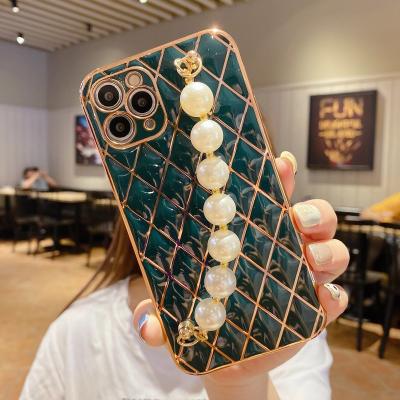 China 2021 Shockproof Newest Luxury Pearl Strap Silicone Cell Phone Cover For Mini 11 Pro X XS 7 8 Max Iphone 12 Cell Phone Funda Bags Case for sale