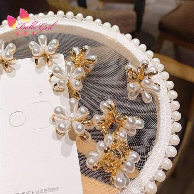 China Fashion Hot Selling Cute BELLEWORLD Amazon Hair Clips Beads MIni Hair Claw White Flower Baby Hair Claw for sale