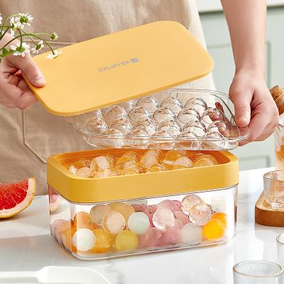 China Sustainable Good Quality Freezer Cool Easy To Release Silicone Ice Cube Tray With Lid Container Scoop Ice Cube Tray With Lid And Bin for sale