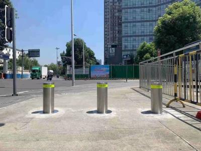 China Cylindrical Metal Security Bollards Automatic Hydraulic Road Bollard for sale