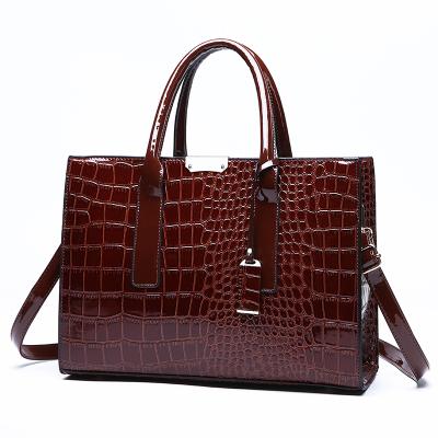 China Newspaper Used 2020 Women Handbags Tote Bags Fashion Bags Alligator Women Handbags for sale