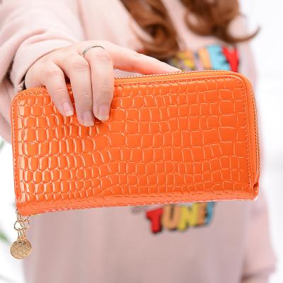 China Long portable cheap price ladies wallet wom fashion crocodile leather wallet bag for women for sale