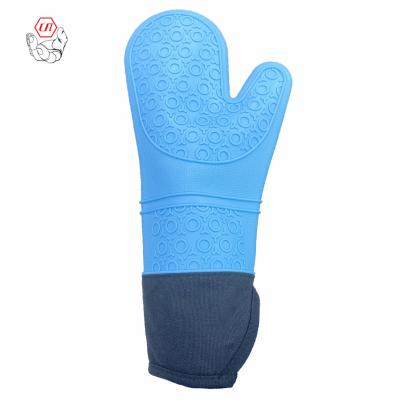 China Waffle Kitchen Oven Baking BBQ Cooking Silicone Heat Resistant Gloves For Candy Making for sale