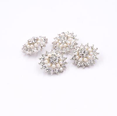 China 2020 hot sale high quality crystal button for garment for sale