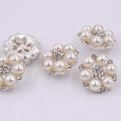 China 2019 Hot Sale Flatback Pearl Button Rhinestone Crystal Button For Garment for sale