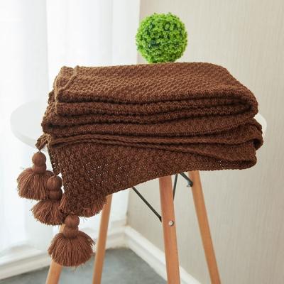 China Anti-Pilling Moroccan Pom Pom Design Vintage Style Adults Large Knit Crochet Blankets for sale