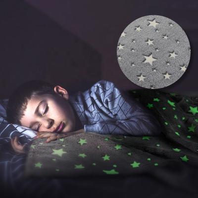 China Anti-pilling 2019 popular design 3d star glow in the dark fabric printing fleece flannel blanket for sale