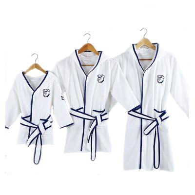 China Breathable Customized Embroidery Velvet Fabric 100% Cotton Children Kids Bathrobe for sale