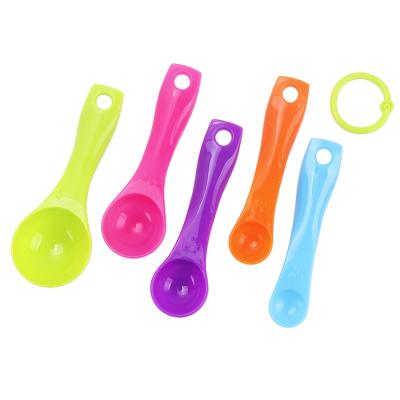 China Viable milk powder scoop personalization plastic measuring cup 5 pieces set for sale