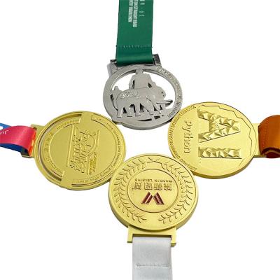 China Fashion Made In China Sports Medals And Ribbon Customized Souvenirs Marathon Sports Medals for sale