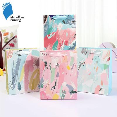 China Wholesale 2020 Recyclable Kraft Paper Bag New Fashion Gift Bag Wedding for sale