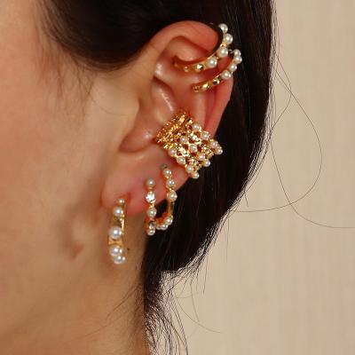 China 2021 New Design S925 TRENDY Silver Stud Earrings Fashion Rhinestone Pearl Stud Earrings Ladies Jewelry for sale