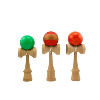 China Jogo padrão japonês de bola de madeira Kendama 14 anos à venda