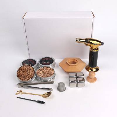 China Oud-Fashioned Wood Cocktail Smoker Kit met Torch Hout Chips voor Bourbon Whiskey Verjaardag Whiskey Gift voor Mannen Te koop