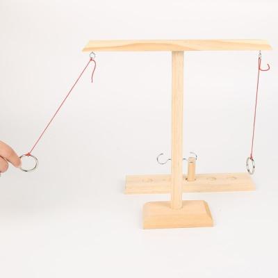 Cina giochi di lancio in legno Ring Toss Game for Kids, Hook and Ring Game Made Handmade Legno con Shot Ladder in vendita