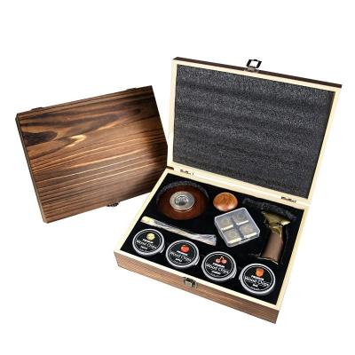 Chine Vente à chaud Conception moderne de fumeur de whisky métallique avec un cocktail en bois jetable Shaker Bar Tool Set Box cadeau chaud en gros à vendre