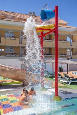 China Fiberglass Water Splash Pad 5m Height Water Park Bucket Dump Cluster For Spray Zone for sale