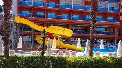 Chine Jeux d'eau pour enfants, promenades, piscine, large toboggan en spirale à vendre