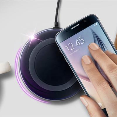 China Portable Newest OEM Wireless Charger Qi Wireless Charger Universal Mobile Phone Accessories Wireless Charger For Smart Phones for sale