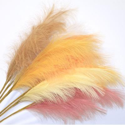 China Touch Natural Stock Artificial Flowers Extra Large Fake 4 Feet Down Glod Fluffy Pampas Grass Eucalyptus for sale