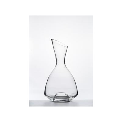 China Handmade Modern Clear Clear Well Crystal Glass Wine Decanter Carafe With Concave Base for sale