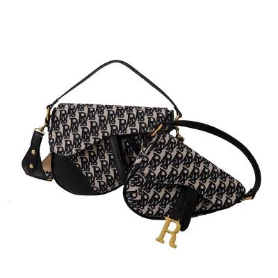 China 2022 Fashion Women's Handbag Vintage Embroidery Saddle Genuine Leather Bag for sale