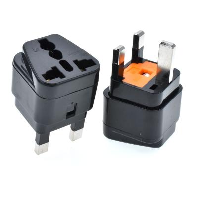 China Commercial Portable Universal Plug To UK Plug Adapter Power Socket Travel Converter With Fuse, for sale