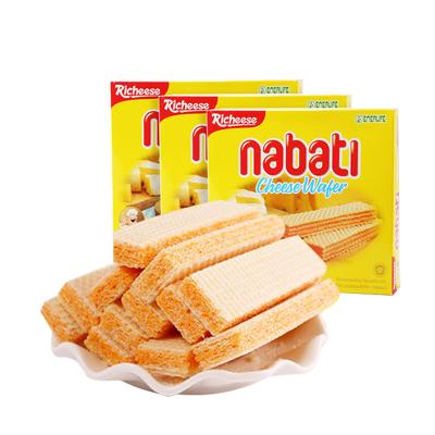 China Natural Nabati Richeese Strawberry Cheesecake Flavor Sandwich Wafer Cookies 290g for sale