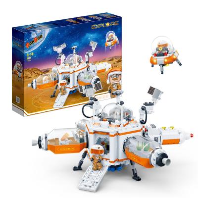 China Toy Wholesale Amazon Best Selling Explore Habitat Building Blocks Mars and Lander Capsule Astronaut 6415 Cubs for Boys Gifts for sale