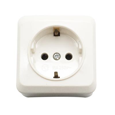 China Residential / General Purpose EU 220V 16A Surface Mounted Shucko Wall Outlet Outlet for sale