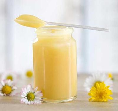 Китай Factory directly supplies haccp pure honey bee milk 1.0-2.0 10-HDA organic fresh royal jelly for sale продается