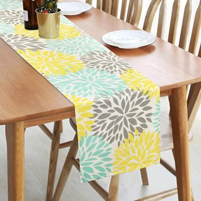 China Wholesale Luxury Gray Print Wedding Table Runner Yellow Stripe Print Polyester Table Runner Dinner Table Runner for sale