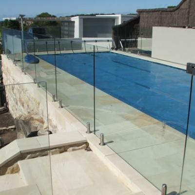 China Modern Frameless Glass Balcony Stainless Steel Railing Deck Pool Fencing Glass Spit for sale