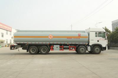 China Rational Structure Fuel Tank Semi Trailer With HW13710 Transmission for sale