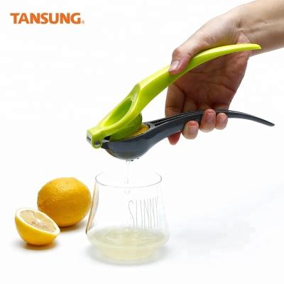 China Sustainable Kitchen Accessories Fruit And Vegetable Tools Hand Squeezer Lemon Orange Fruit Lime Squeezer for sale