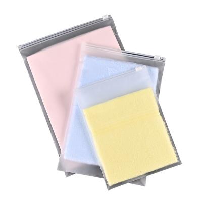 China Stain disposable PE clothes zipper transparent packaging cpe frosted clothing storage plastic packaging wholesale C-021 for sale