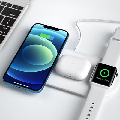 China Charging Device 3 in the Same Time 3in1 Phone Charger Base Portable Qi 15w Wireless Fast Charging 3 in 1 Wireless Charger Pad for sale