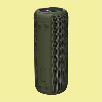 Cina IPX7 Altoparlante Bluetooth esterno impermeabile con batteria AUX da 3,5 mm di capacità 2500mAh in vendita