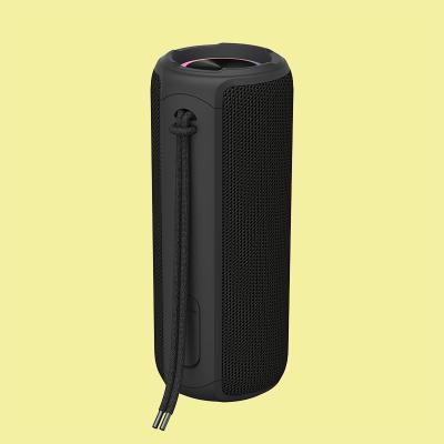 Cina 30W IPX7 altoparlante bluetooth impermeabile con durata della batteria di 10H funzione TWS in vendita