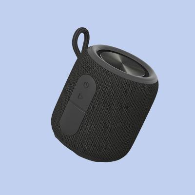 China IP67 Waterproof Small Bluetooth Speaker With Extended 4-20 Hour Battery Life for sale