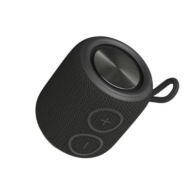 China Alto-falante portátil de tecido Bluetooth com tempo de reprodução prolongado IPX7 à prova d'água à venda