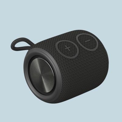 China Altavoz inalámbrico de tela impermeable de 6W con hasta 10 horas de duración de la batería en venta