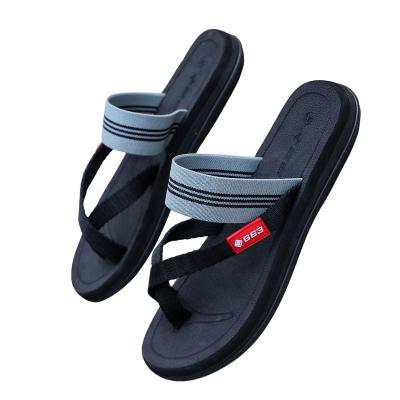 China Fashion Trend Tops Selling Unique Thick Rubber Flip Flop Slippers For Men Beach Casual Slippers for sale